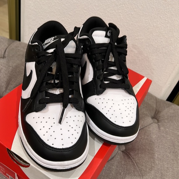 Nike Dunk Low - Picture 2 of 6